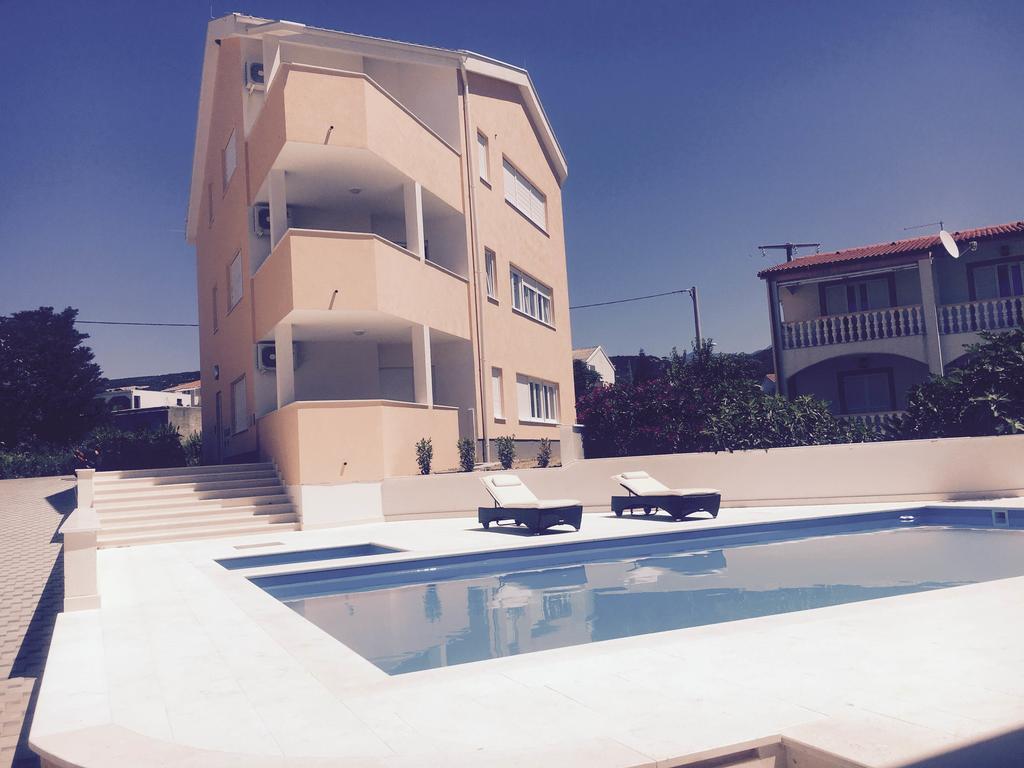 Orange Apartments Novalja Exterior foto