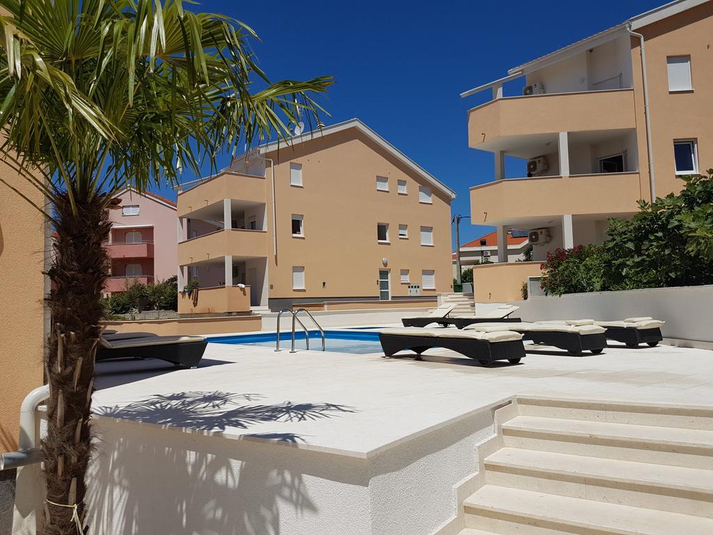 Orange Apartments Novalja Exterior foto