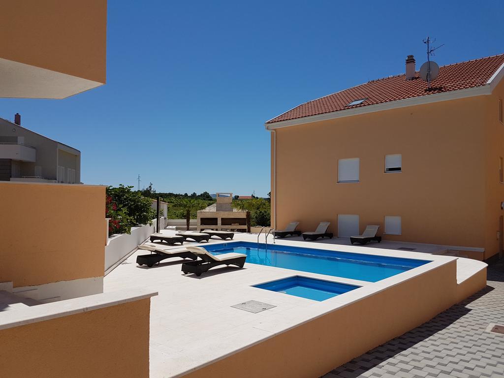 Orange Apartments Novalja Exterior foto